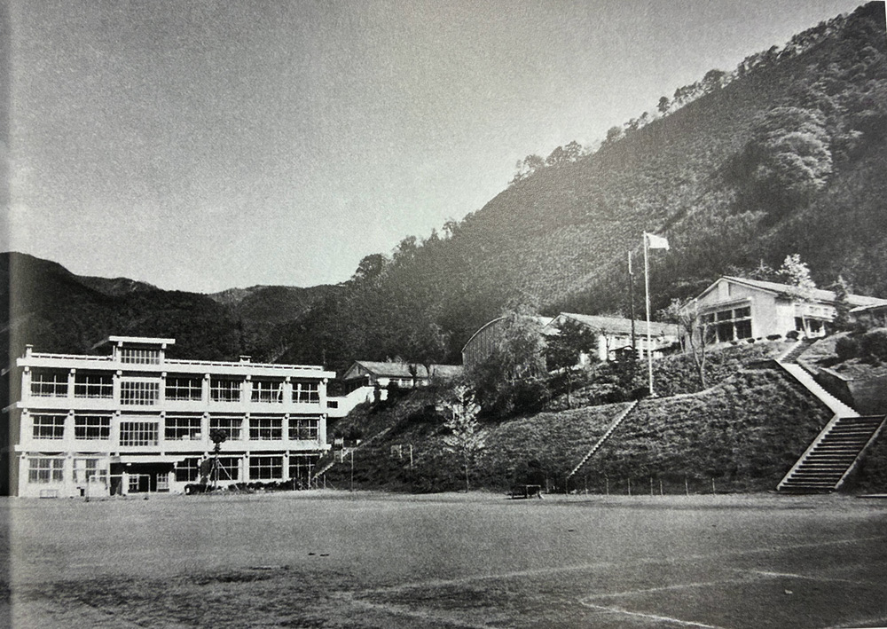 川治小学校、川治中学校