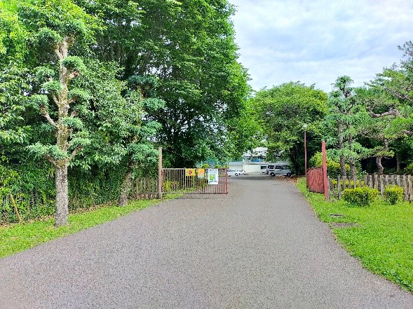 当時のままの落合運動公園の正門