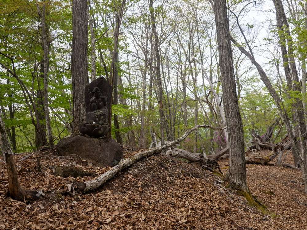 如意輪観音と一里塚